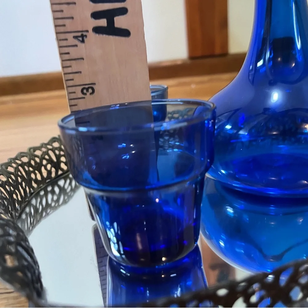 MCM Vintage Hand Blown Glass Decanter With 4 Anchor Hocking Glasses Sapphire